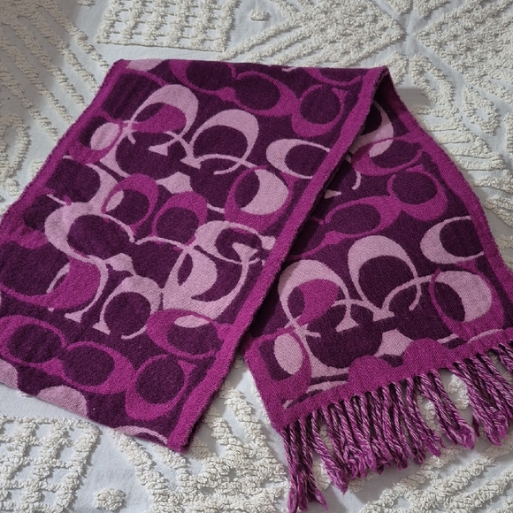 Coach Accessories - Coach 100 % Merino Wool Purple Patterned Women's Scarf
